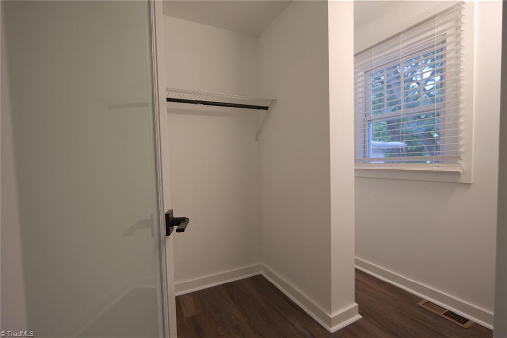 621 Lindsey Street Property Photo 29