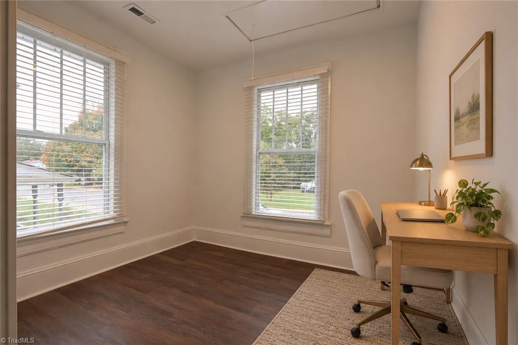 621 Lindsey Street Property Photo 30