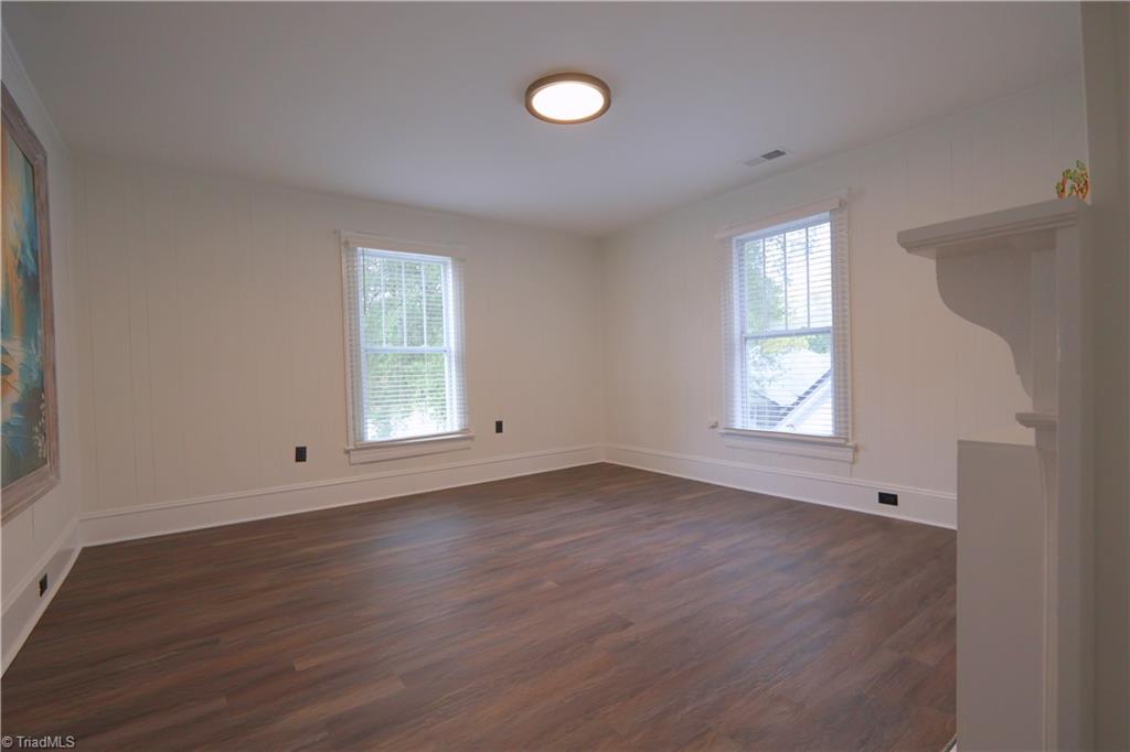 621 Lindsey Street Property Photo 34