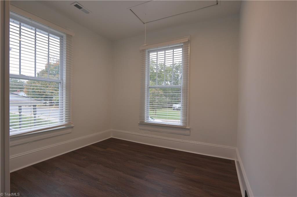 621 Lindsey Street Property Photo 35