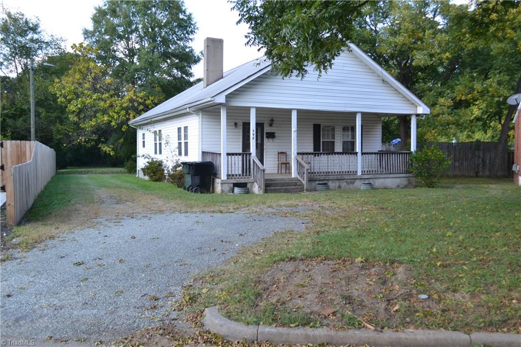 703 Everett Street Property Photo 1