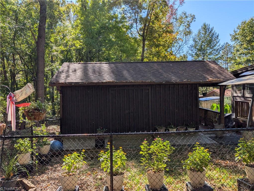 924 Carter Street Property Photo 11