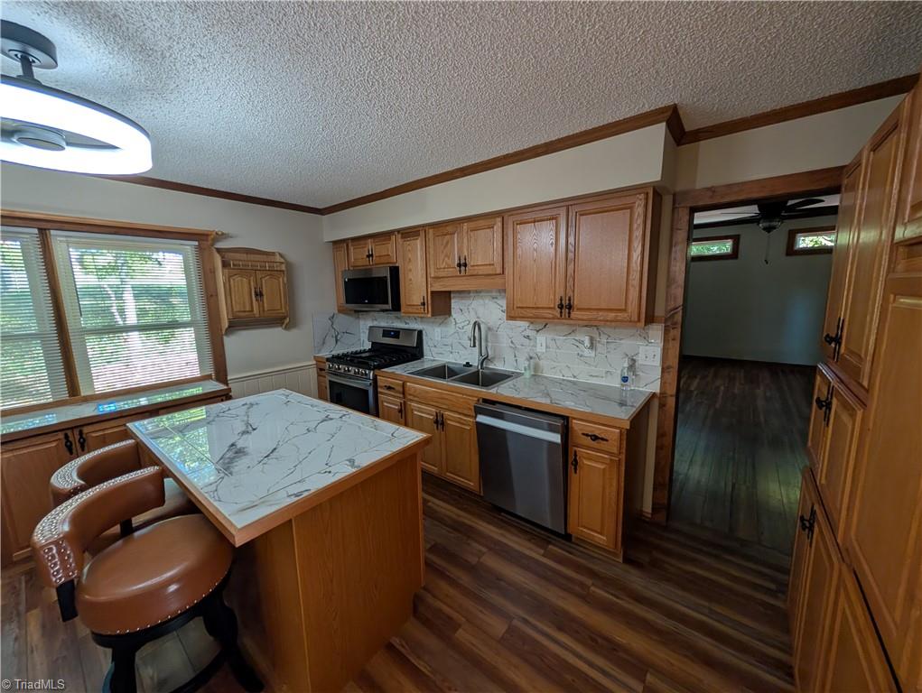 924 Carter Street Property Photo 16