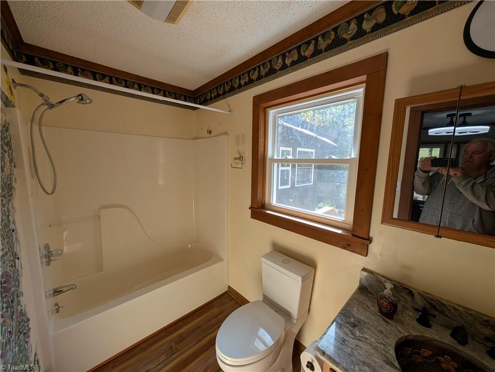 924 Carter Street Property Photo 20