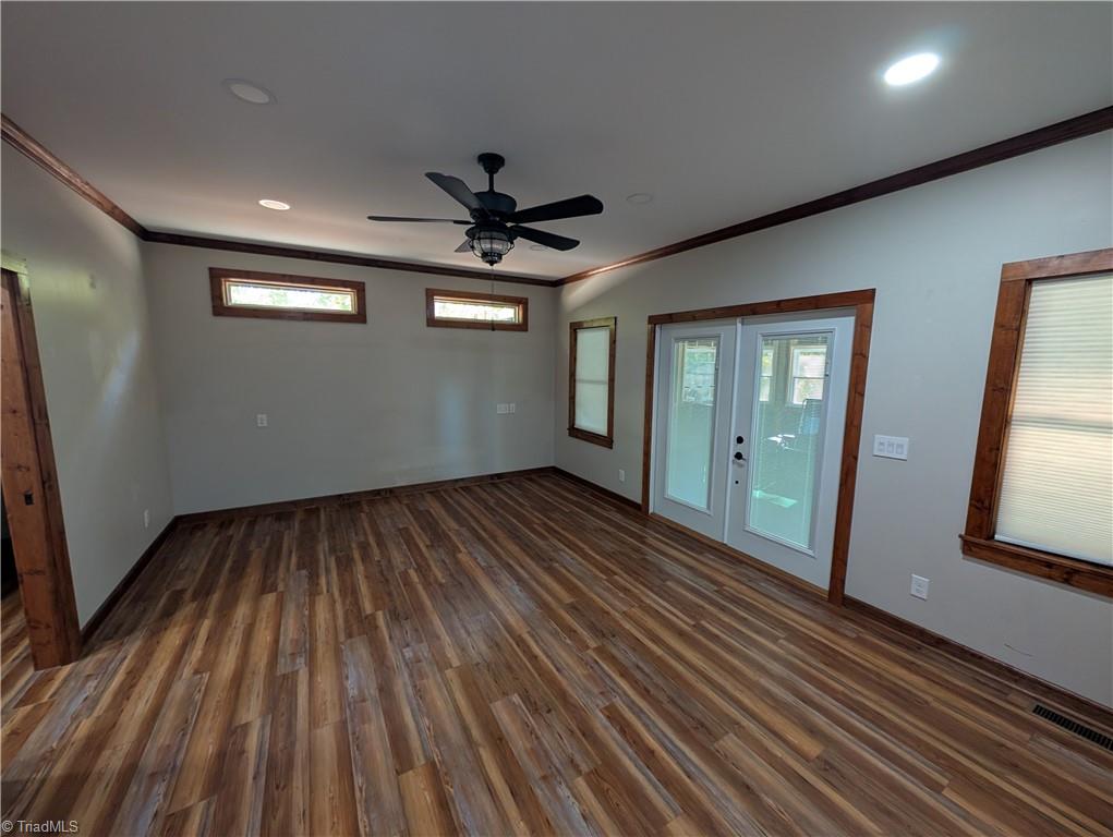 924 Carter Street Property Photo 23