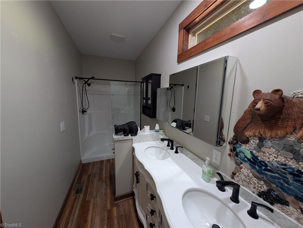 924 Carter Street Property Photo 25