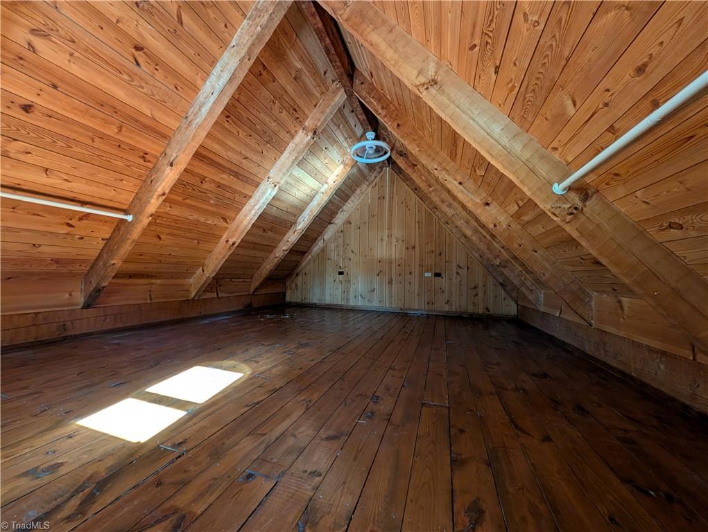 924 Carter Street Property Photo 33
