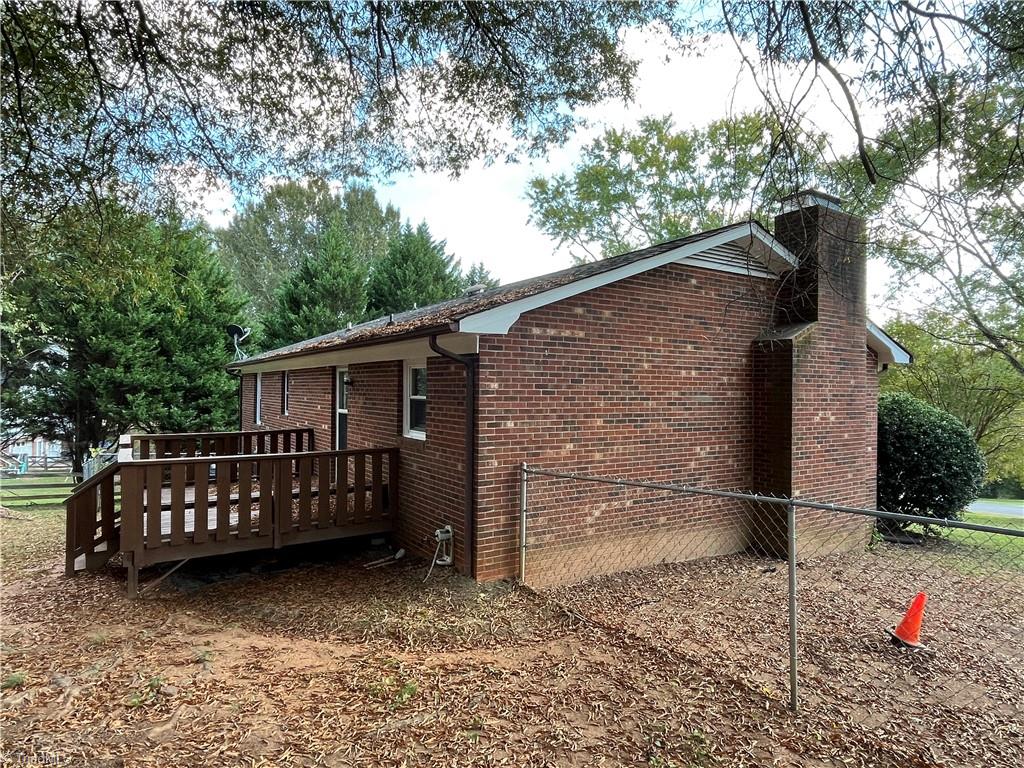 6101 Herinhut Road Property Photo 4