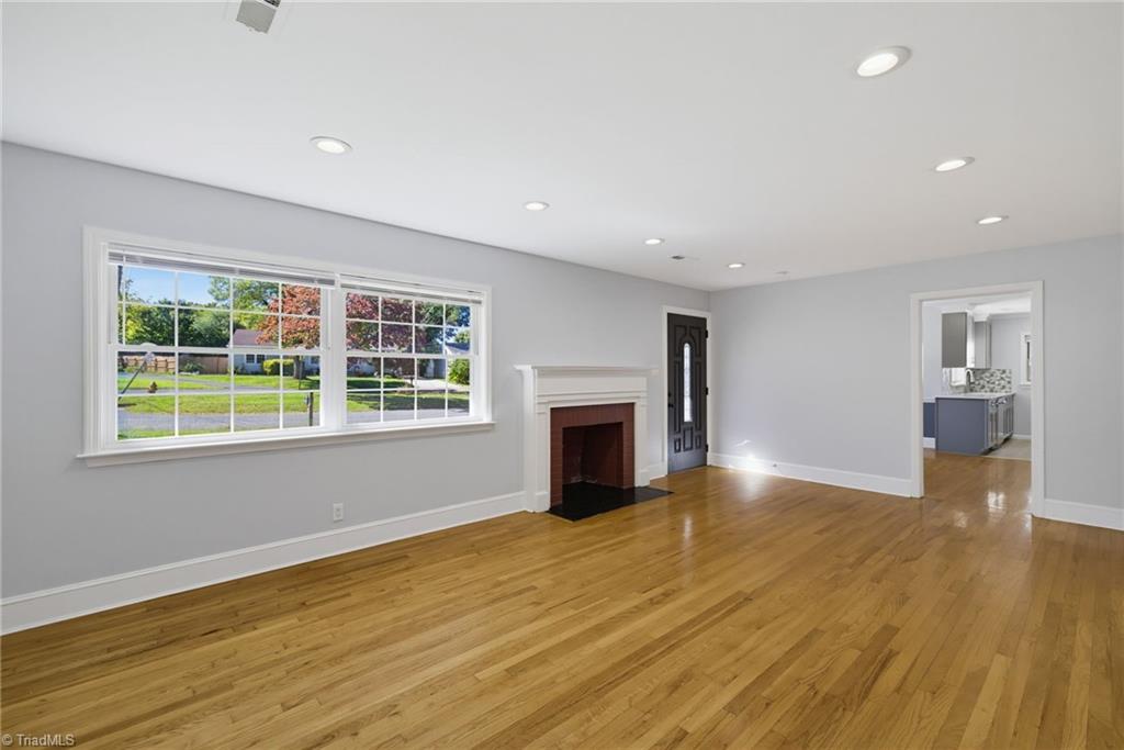 337 E Rhyne Avenue Property Photo 2
