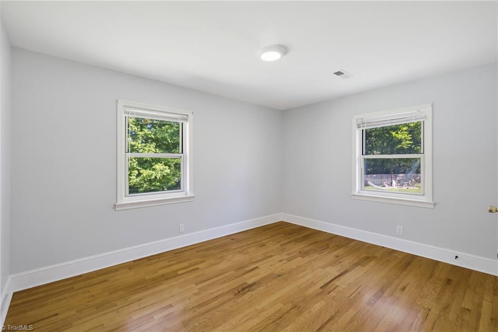 337 E Rhyne Avenue Property Photo 9