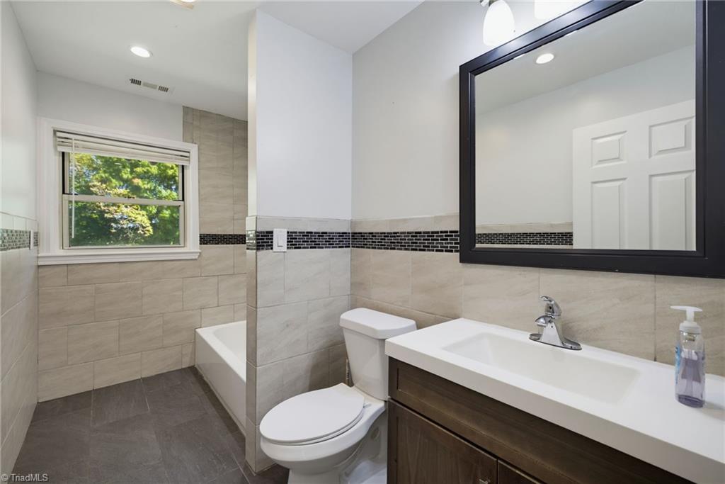 337 E Rhyne Avenue Property Photo 14