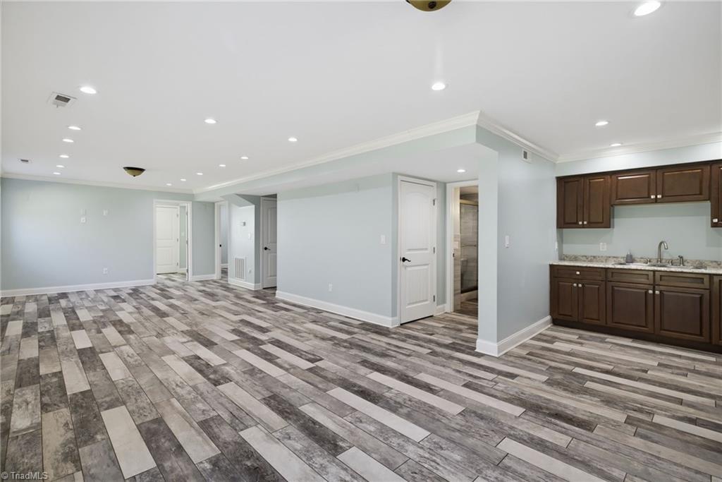 337 E Rhyne Avenue Property Photo 18