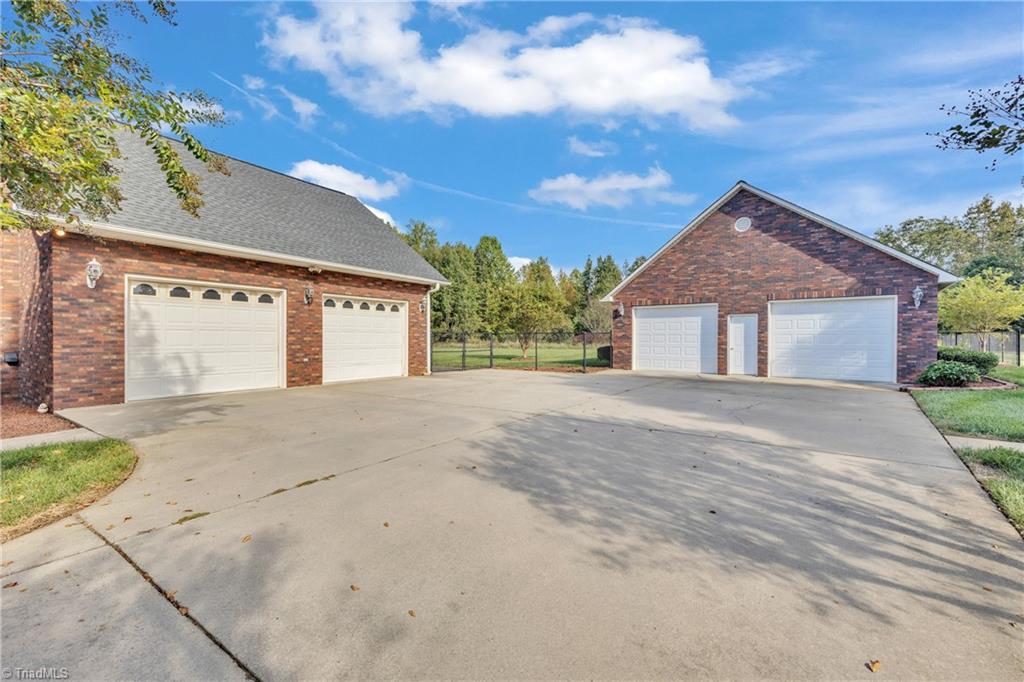 120 Burr Lane Property Photo 3