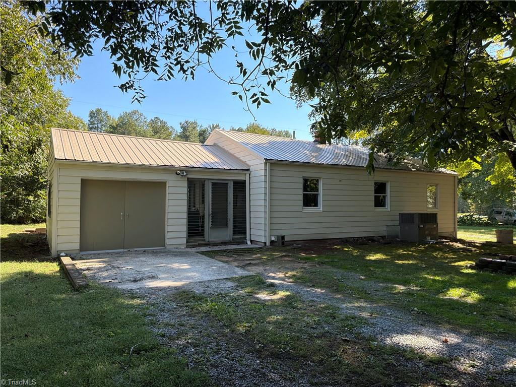 3511 Helmstetler Road Property Photo 5