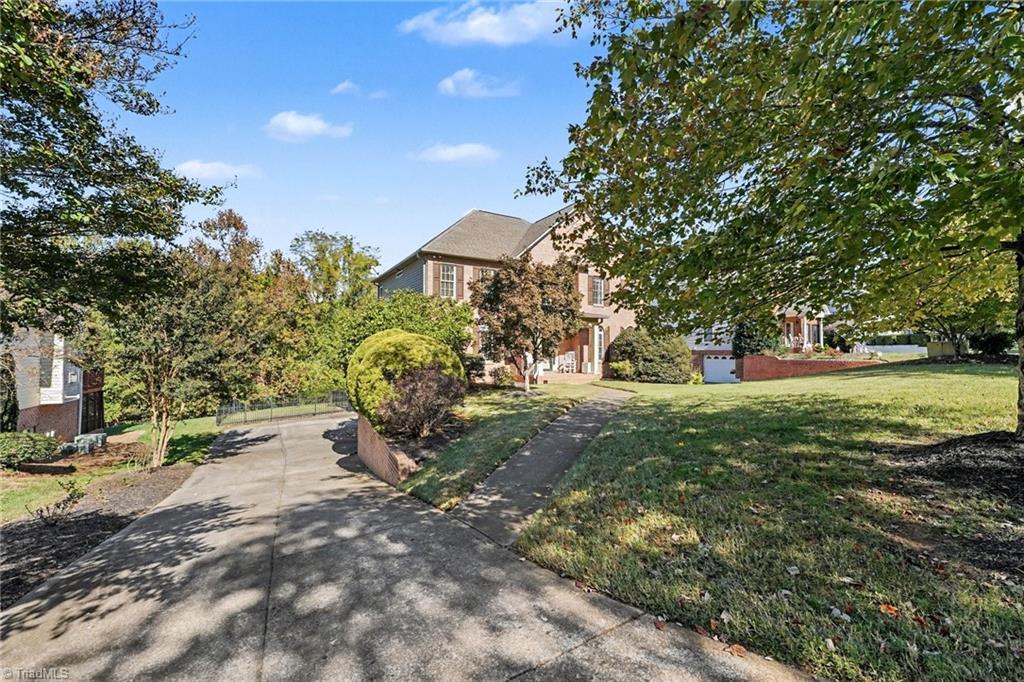 6570 Lake Dale Way Property Photo 2