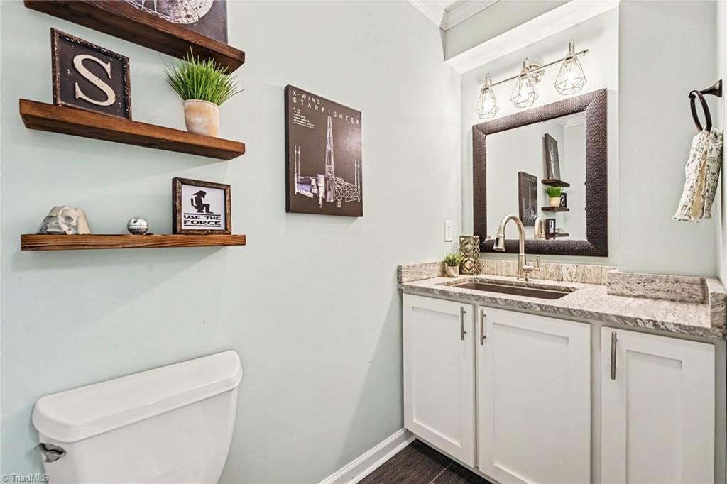 6570 Lake Dale Way Property Photo 24