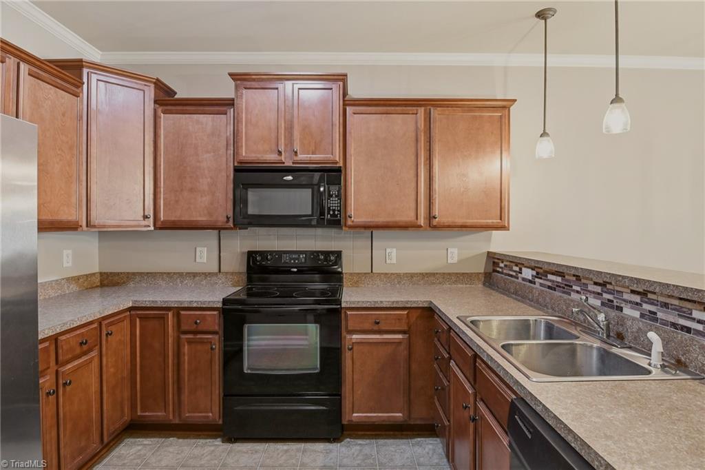 3462 Limestone Court Property Photo 9
