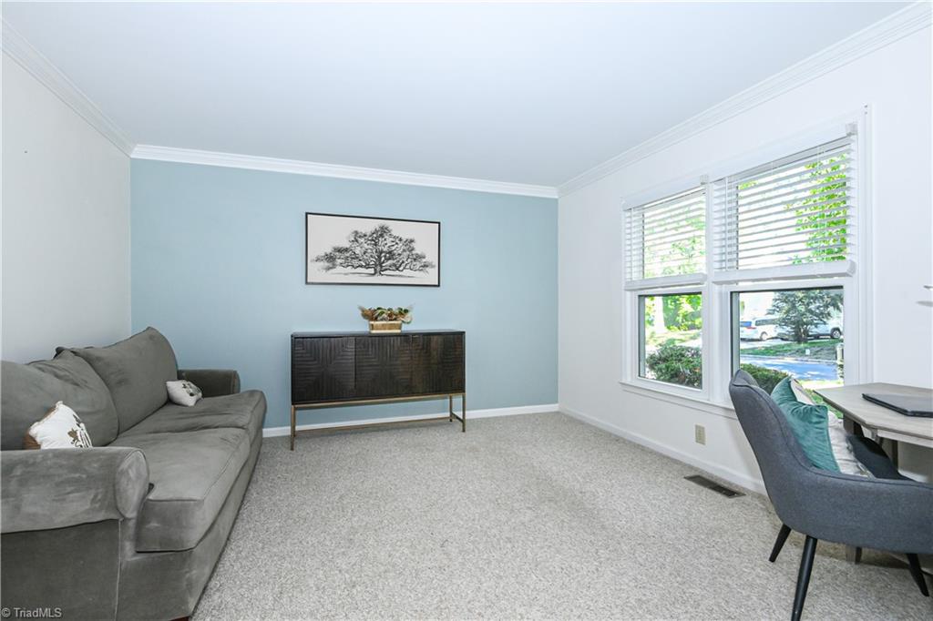 5015 Windermere Drive Property Photo 5