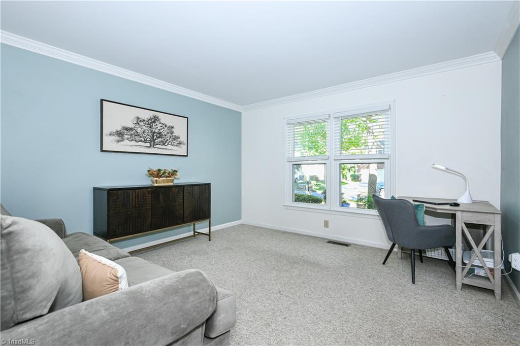 5015 Windermere Drive Property Photo 6