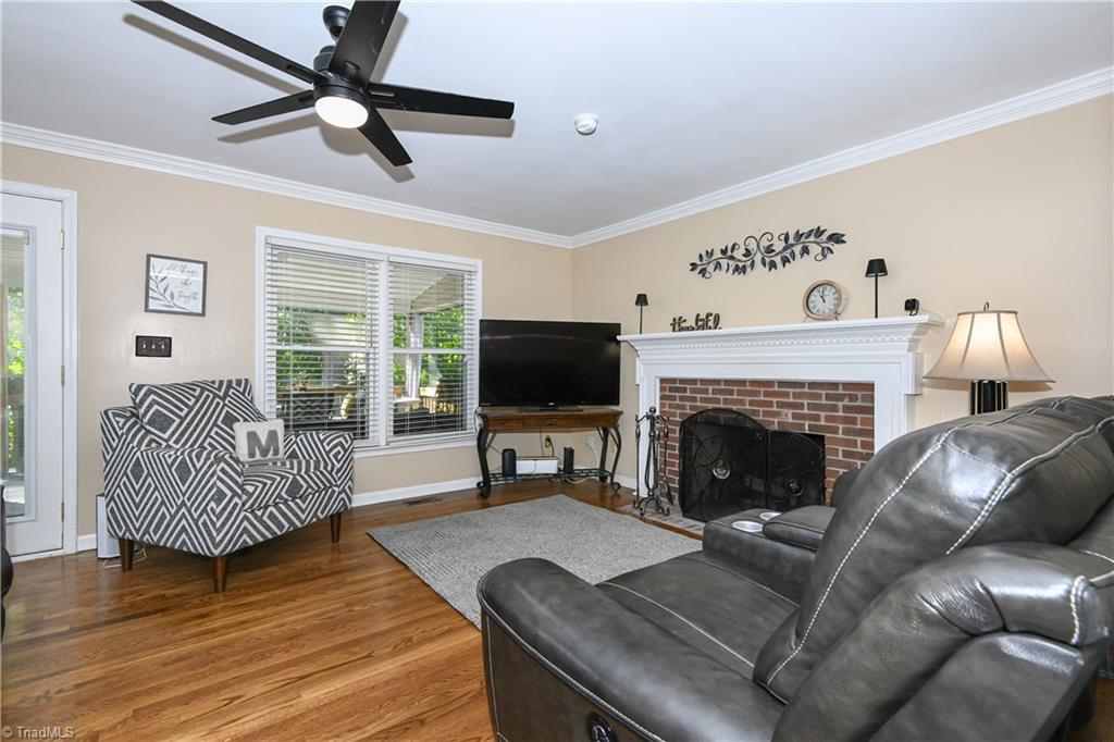 5015 Windermere Drive Property Photo 10