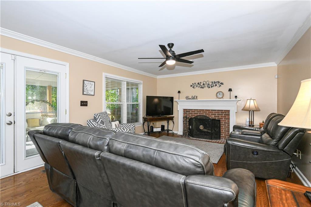 5015 Windermere Drive Property Photo 11