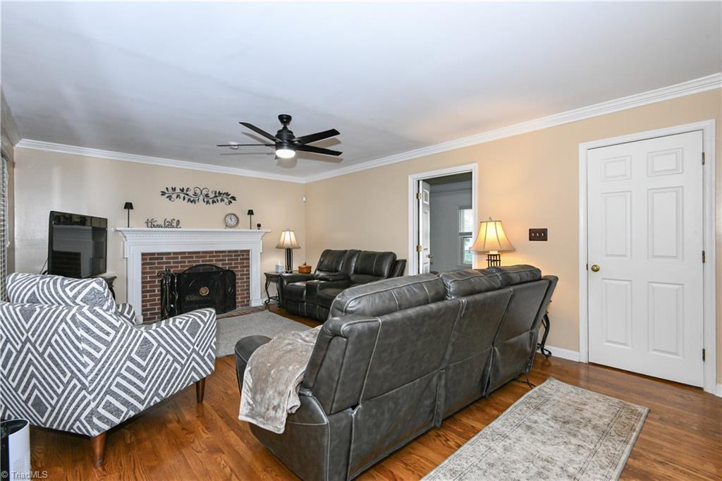 5015 Windermere Drive Property Photo 12