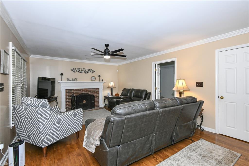 5015 Windermere Drive Property Photo 13