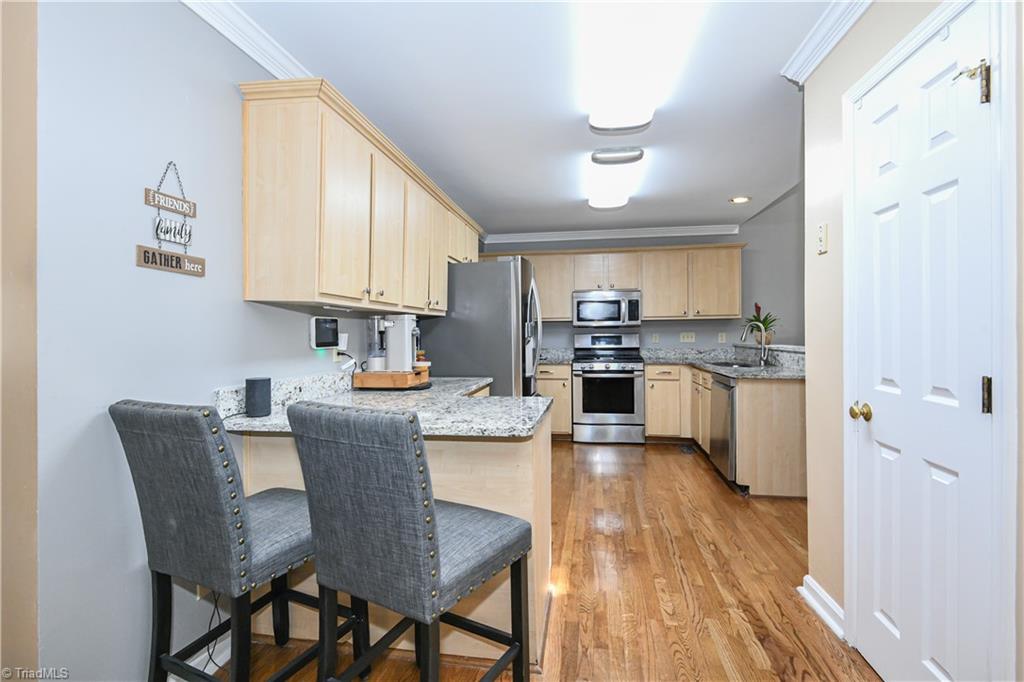 5015 Windermere Drive Property Photo 14