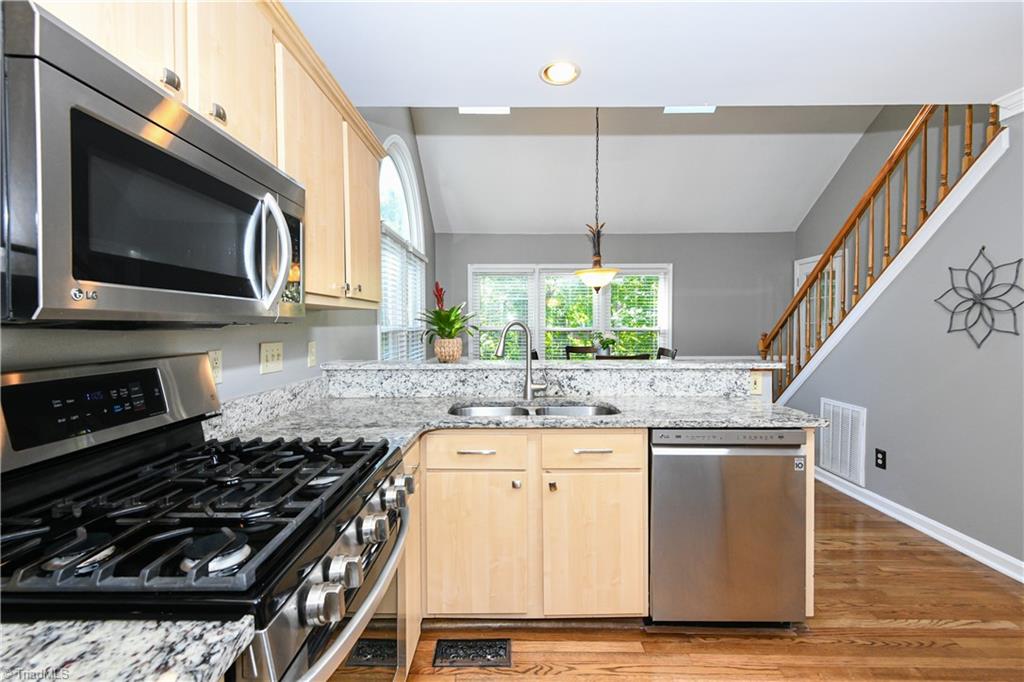 5015 Windermere Drive Property Photo 18