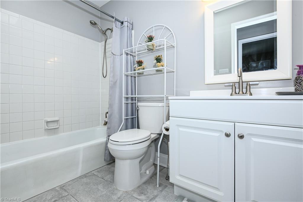 5015 Windermere Drive Property Photo 25