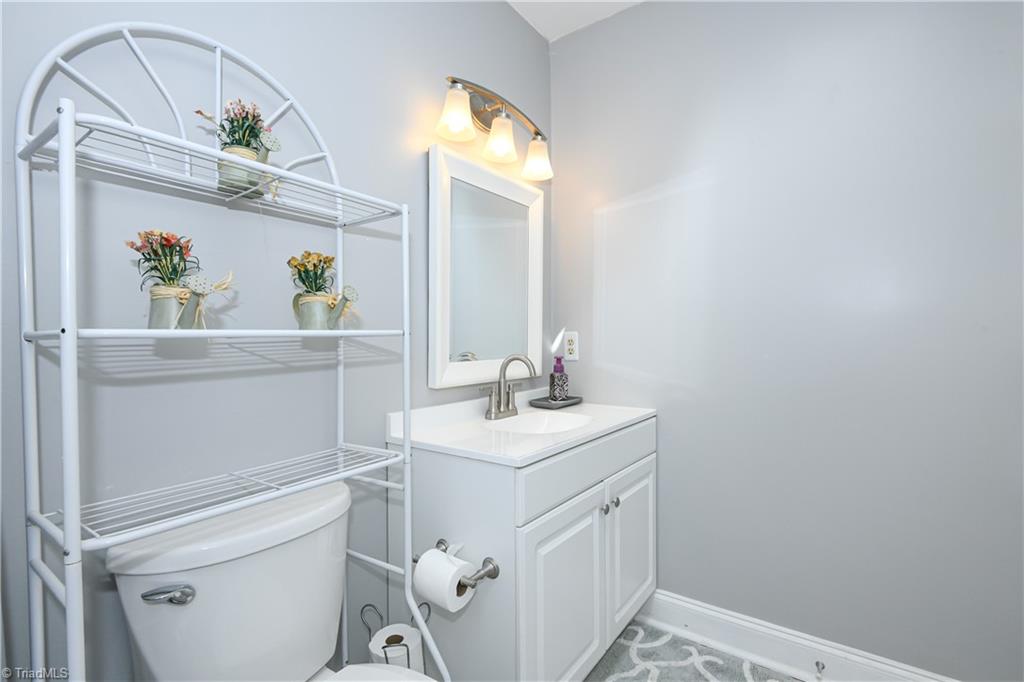 5015 Windermere Drive Property Photo 26