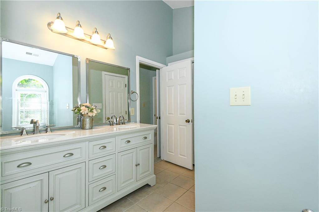 5015 Windermere Drive Property Photo 31
