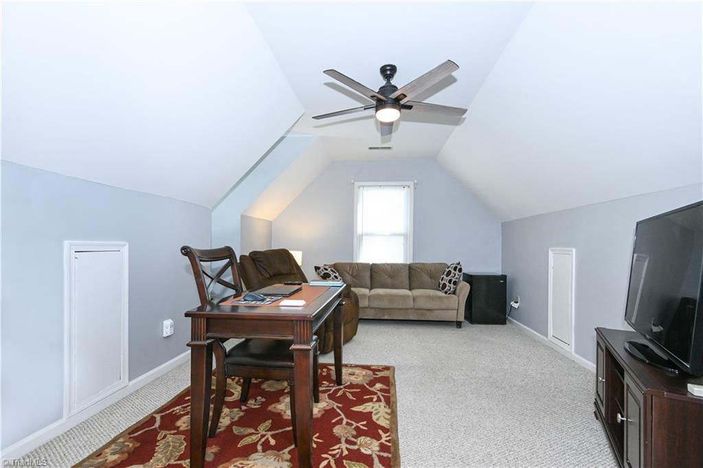 5015 Windermere Drive Property Photo 34