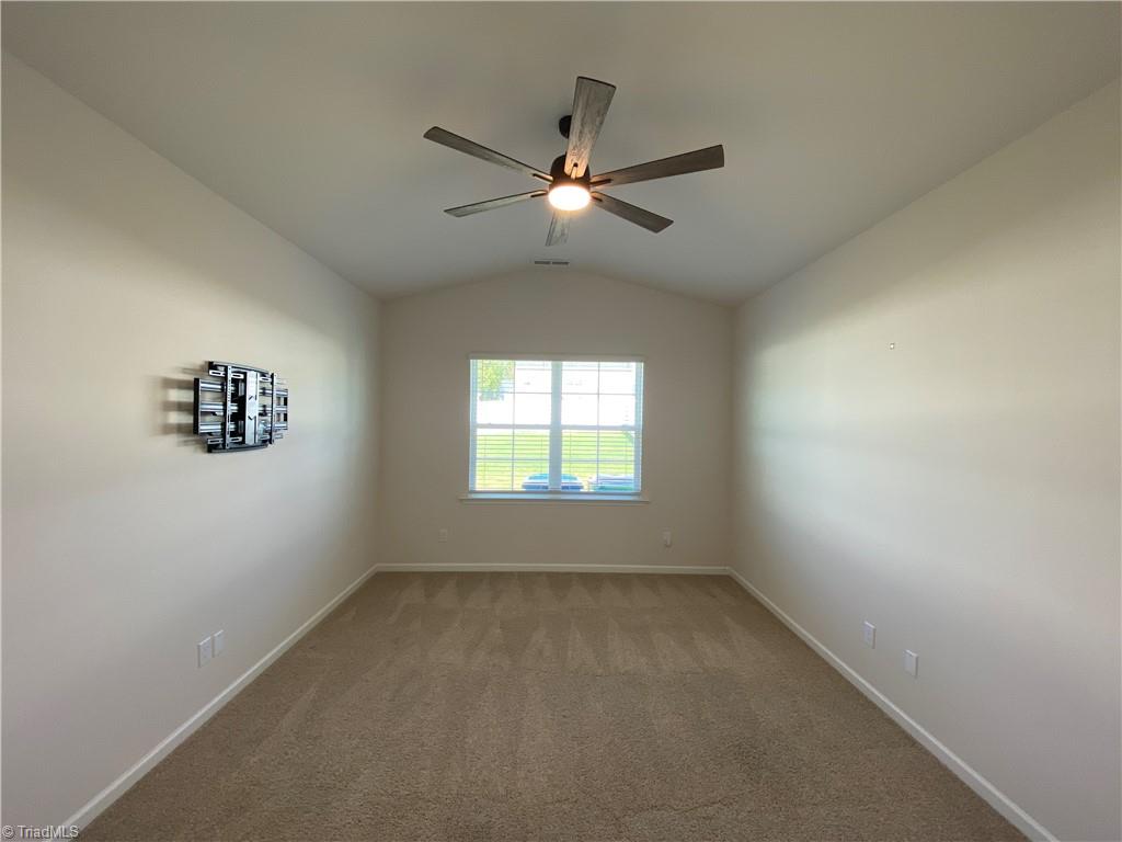 392 Rhett Avenue Property Photo 9