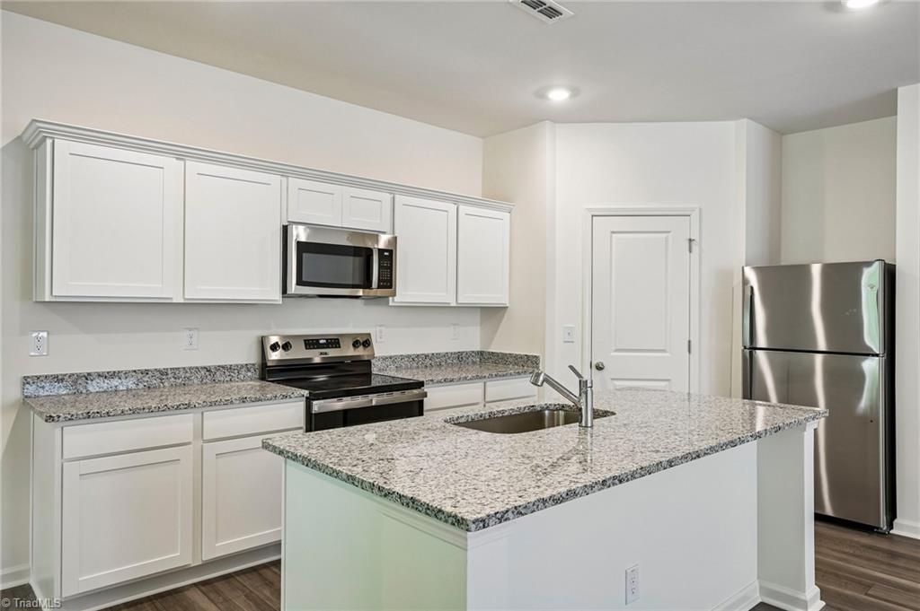 862 Hanford Landing Drive Property Photo 12