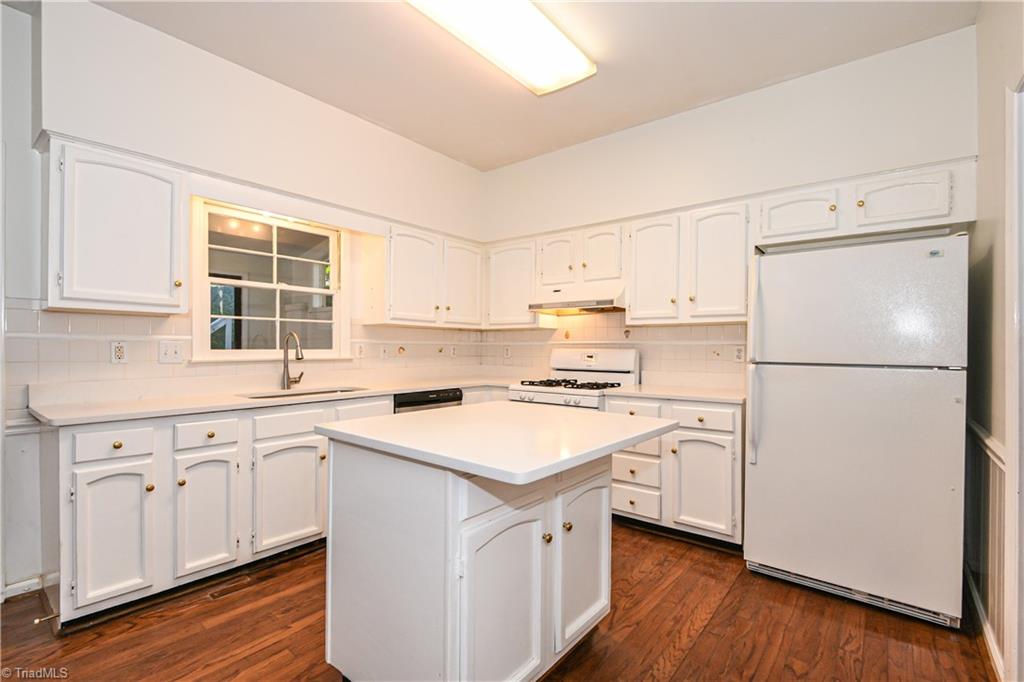 1 Fountain Manor Drive # F Property Photo 11