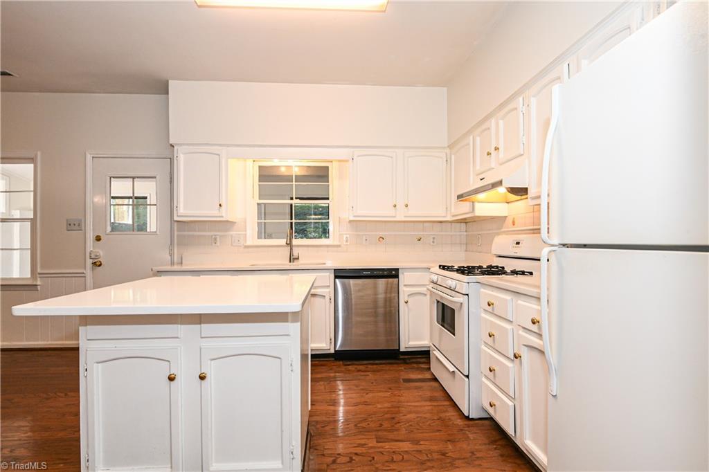 1 Fountain Manor Drive # F Property Photo 12
