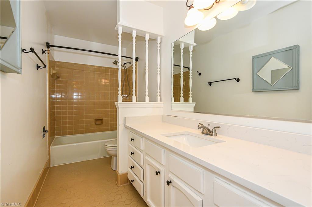 1 Fountain Manor Drive # F Property Photo 32
