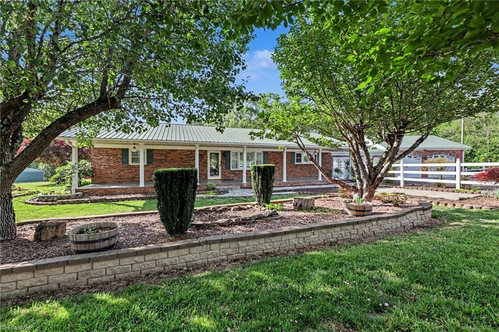 1362 Us Highway 311 N Property Photo 1