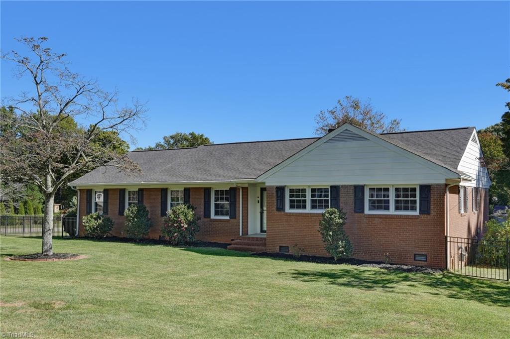 1006 Jefferson Road Property Photo 1