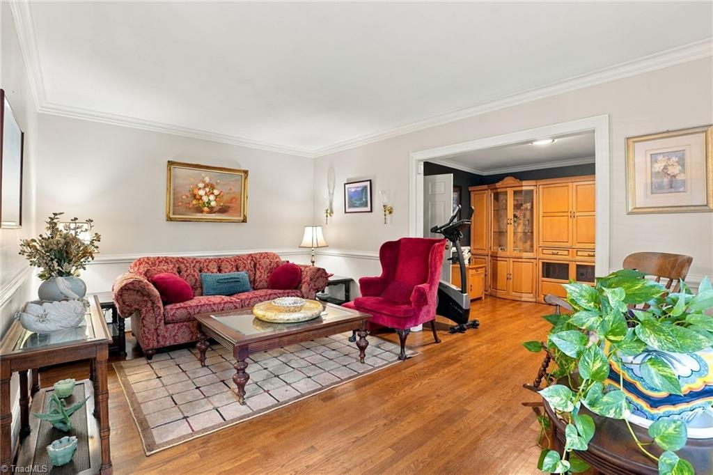 3304 Woodlawn Road Property Photo 4
