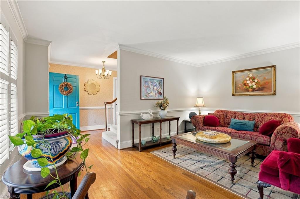 3304 Woodlawn Road Property Photo 5