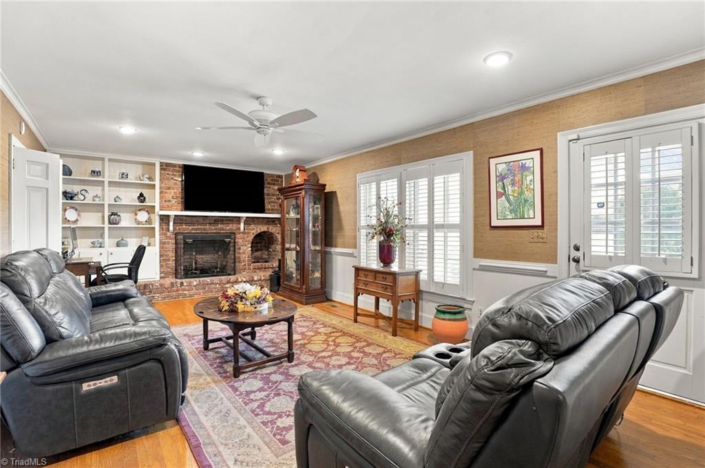 3304 Woodlawn Road Property Photo 9