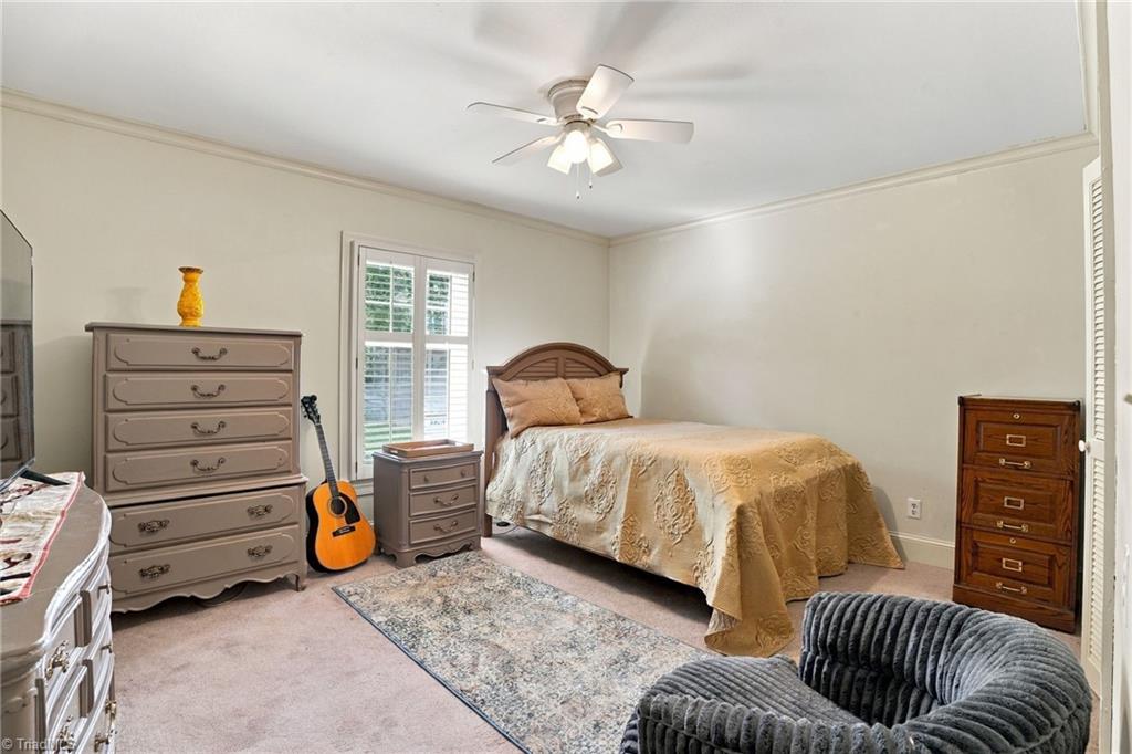 3304 Woodlawn Road Property Photo 11