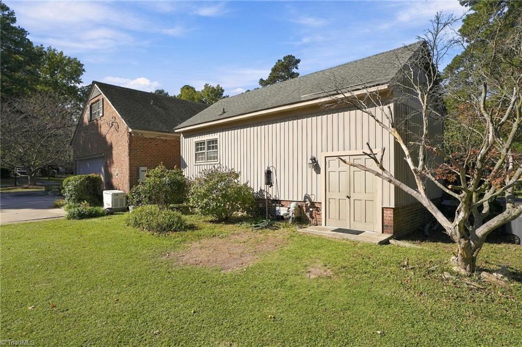 3304 Woodlawn Road Property Photo 20