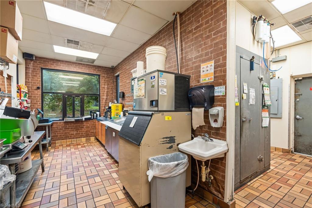 659 S Regional Road Property Photo 27