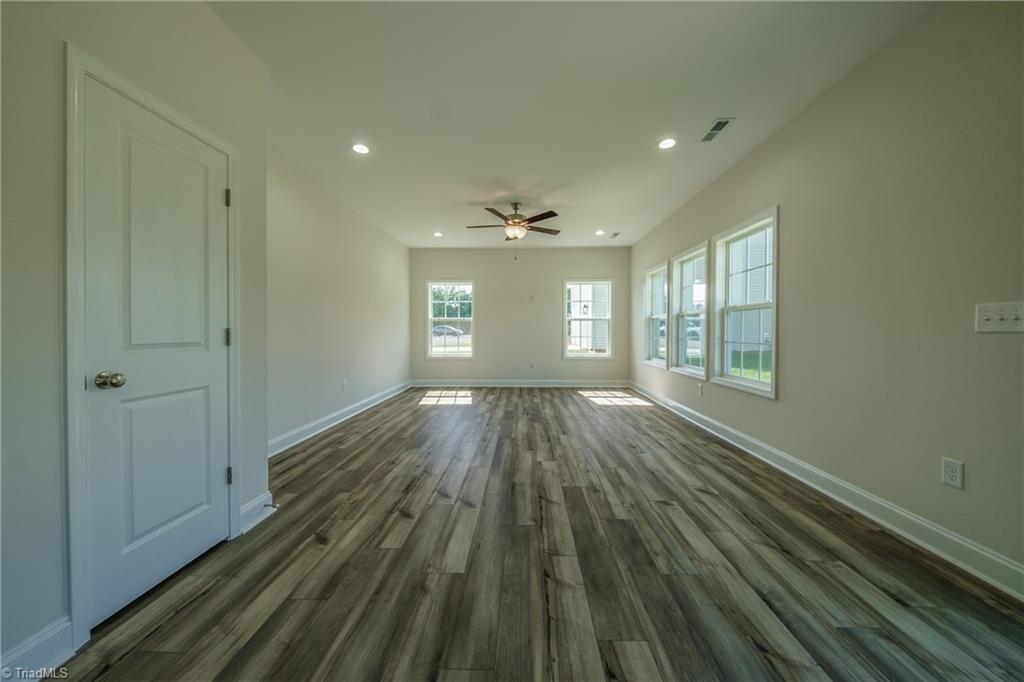 1324 Dandridge Drive Property Photo 13