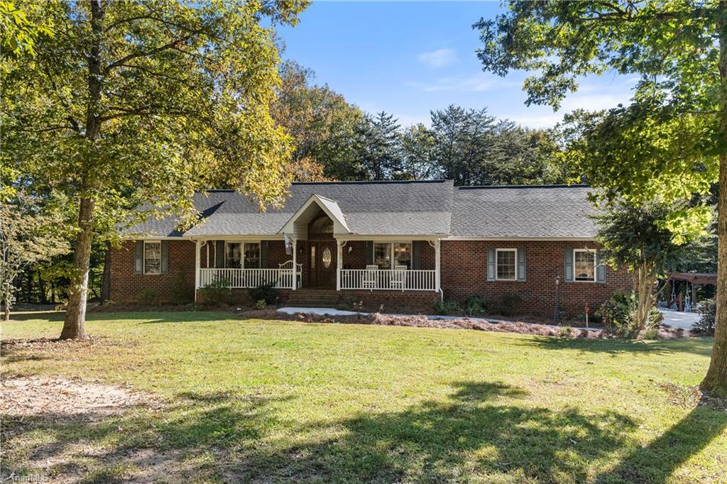 880 Dykers Creek Road Property Photo 1