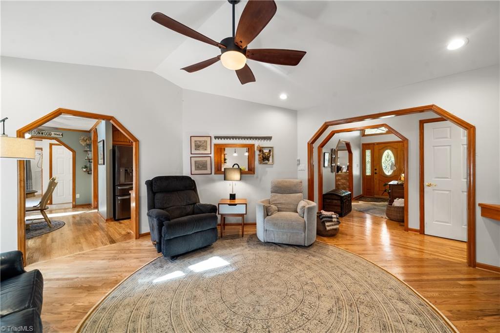 880 Dykers Creek Road Property Photo 8