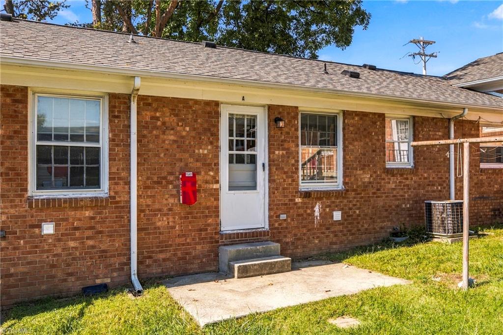 2201 Yow Road # A Property Photo 1
